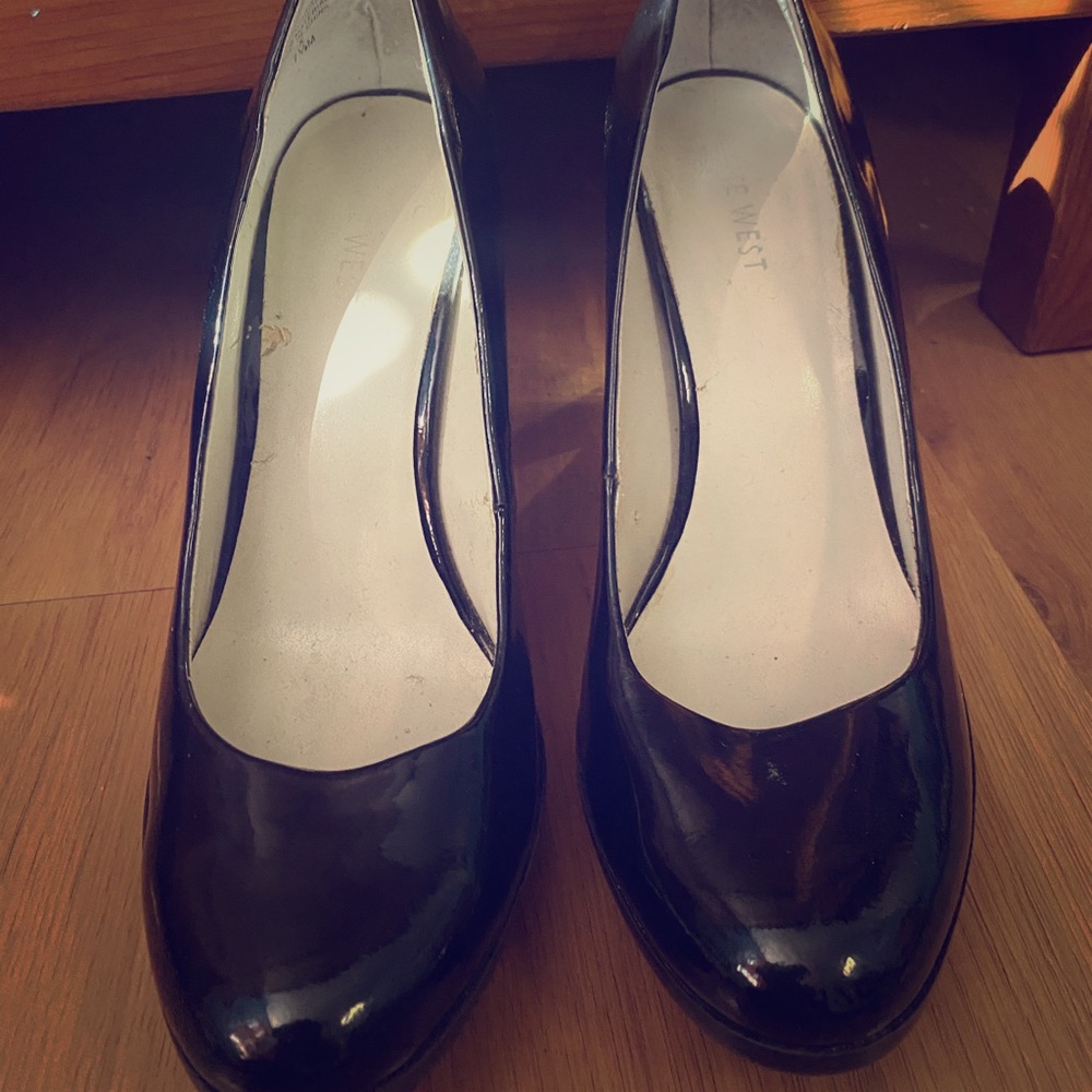 Black Nine West heel